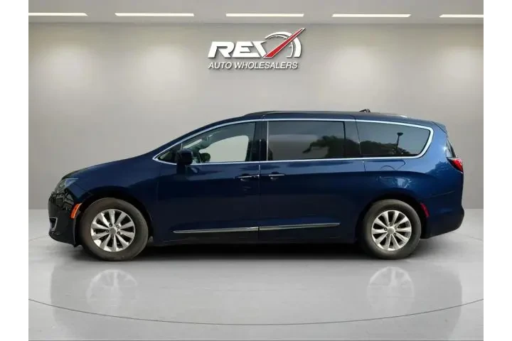 $16880 : 2018 CHRYSLER PACIFICA TOURIN image 2