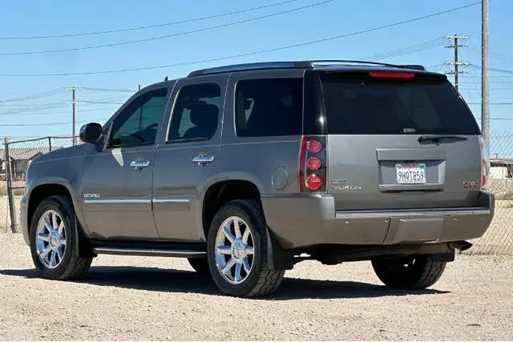 $14877 : GMC Yukon 2012 AWD Denali 4d image 6