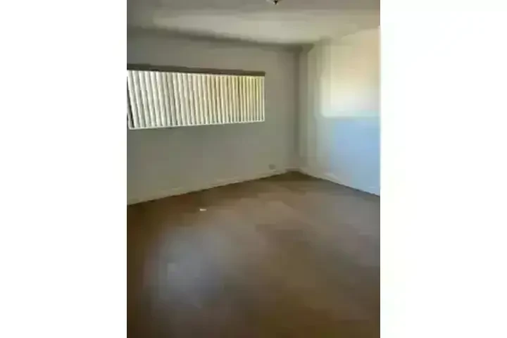 RENTO APTO EN L.A./ 90044 image 1