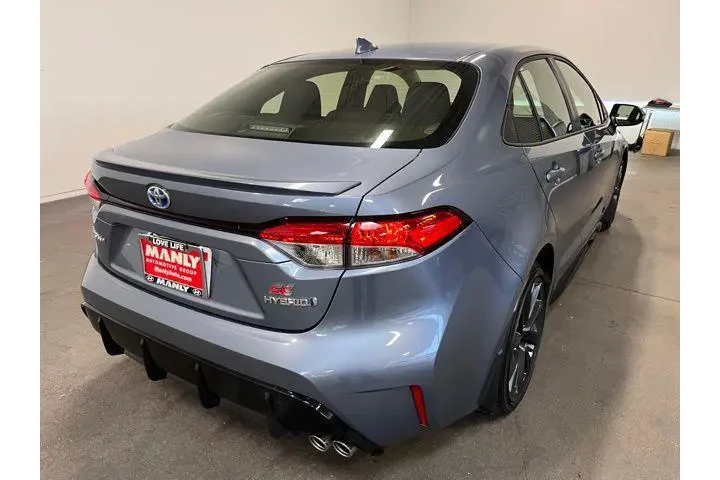 $26978 : Toyota Corolla Hybrid 2024 S image 3