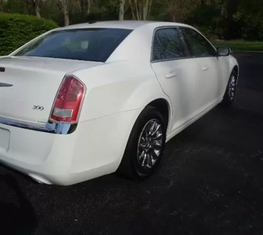 $5000 : 2014 CHRYSLER 300 LIMITED image 2