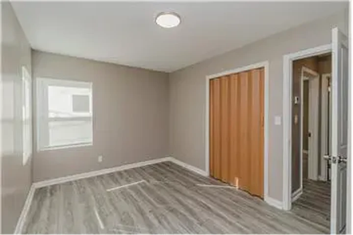 $800 : Rental property with 2 bedro image 10