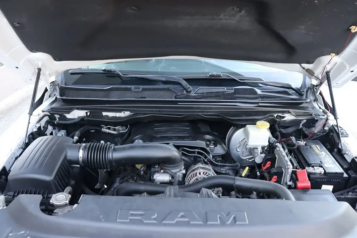 $35998 : 2019 1500 Limited image 1