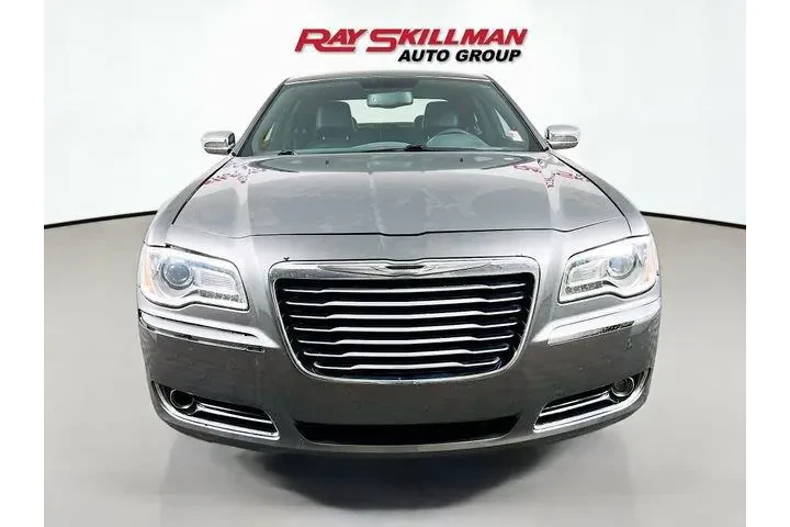 $7975 : Chrysler 300 2011 Limited 4d image 2