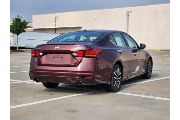$21847 : Nissan Altima 2023 2.5 SV 4d image 5