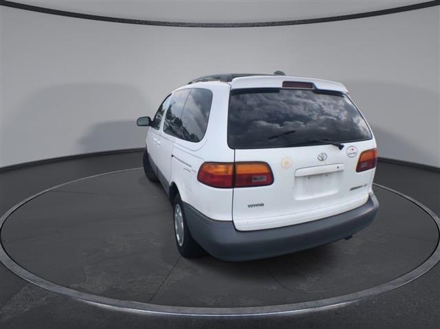 PRE-OWNED 1998 TOYOTA SIENNA image 7