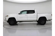 $32998 : Toyota Tacoma 2023 4x4 SR5 V thumbnail