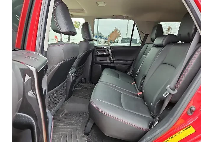 $37925 : Toyota 4Runner 2020 4x4 SR5 image 8