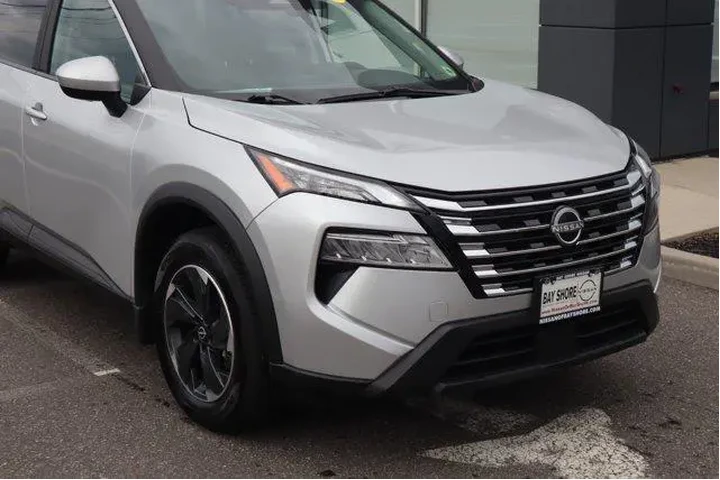 $23382 : Nissan Rogue 2025 AWD SV 4dr image 4