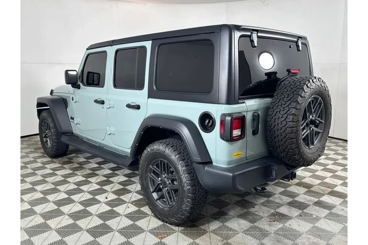 $33500 : Jeep Wrangler 2024 4x4 Sport image 6