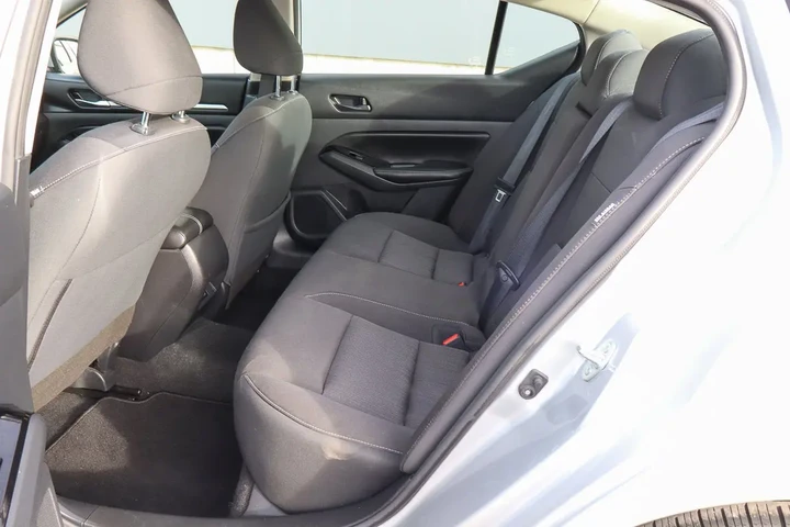 $17288 : 2023 Altima 2.5 SV Sedan image 8