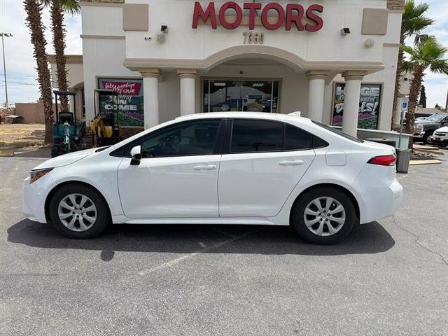 $21995 : Pre-Owned 2021 Corolla LE Sed image 9