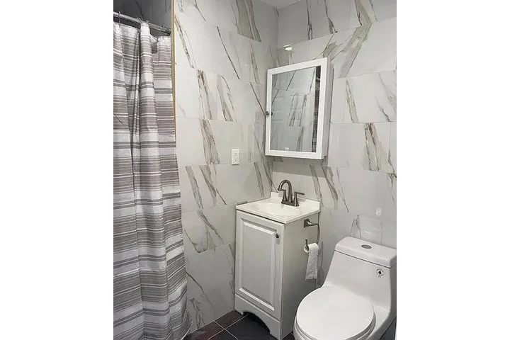 $800 : estudio recién reformado image 4