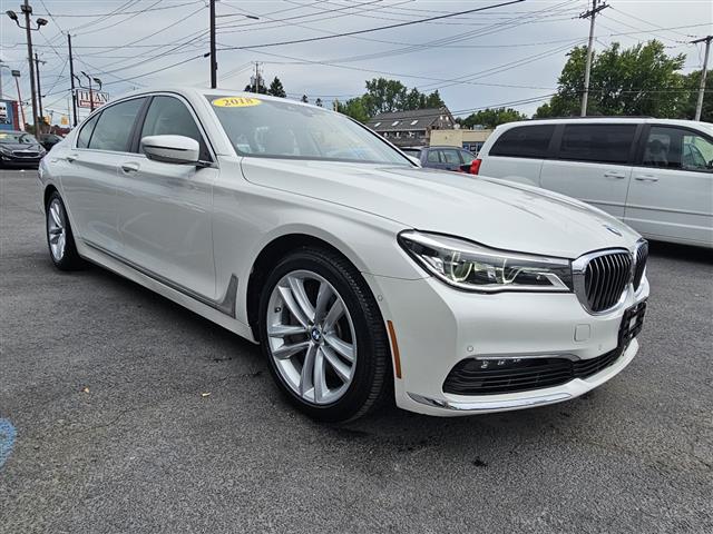 $37495 : 2018 BMW 7-Series image 2