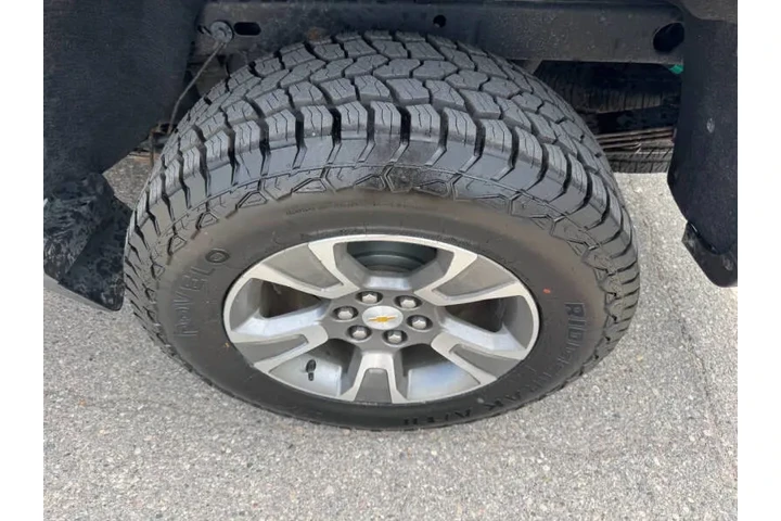 $17990 : 2019 Colorado Z71 image 10