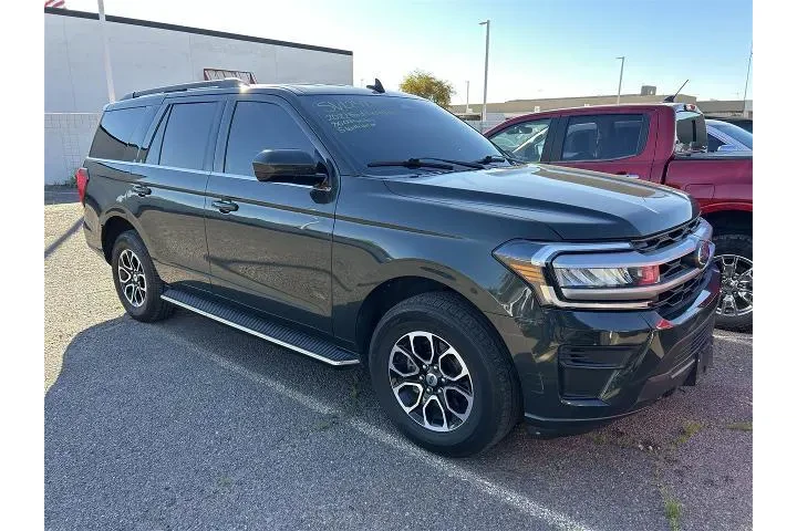 $35995 : Ford Expedition 2022 4x4 XLT image 2