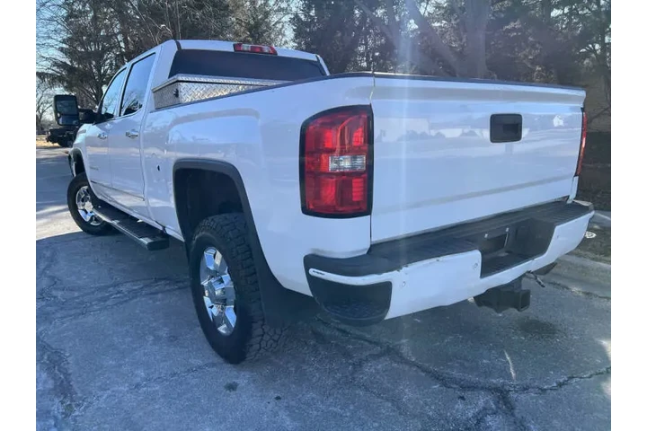 $34995 : 2019 GMC Sierra 3500HD Denali image 6