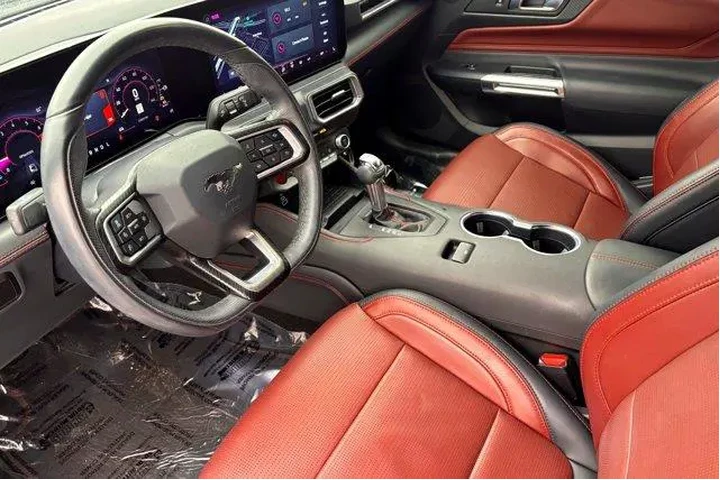 $32977 : Ford Mustang 2024 EcoBoost P image 9