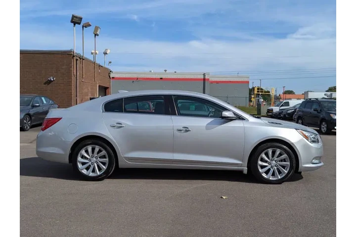 $15492 : 2016 LaCrosse image 4