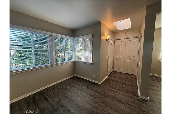 $1300 : Well-located equity opportunit image 2