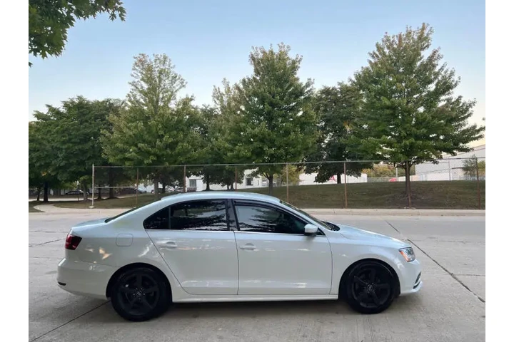 $8997 : 2017 Jetta 1.4T S image 7