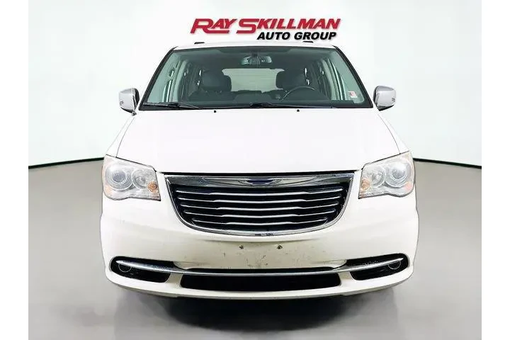 $10975 : Chrysler Town and Country 20 image 2