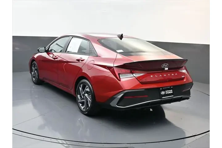 $22885 : Hyundai ELANTRA Hybrid 2025 image 6