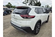 $21206 : Nissan Rogue 2022 SV 4dr Cro thumbnail