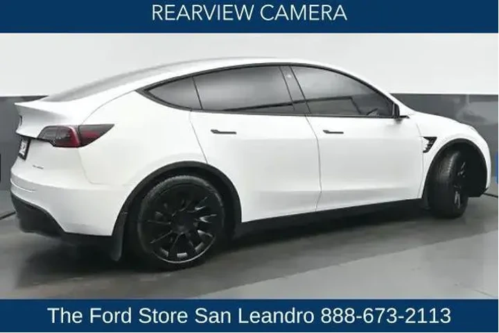 $31750 : Tesla Model Y 2022 AWD Long image 9