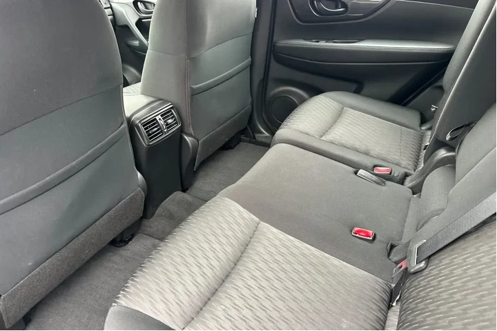 $13700 : Nissan Rogue 2020 S 4dr Cros image 7