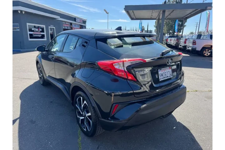 $13998 : 2018 C-HR XLE image 9