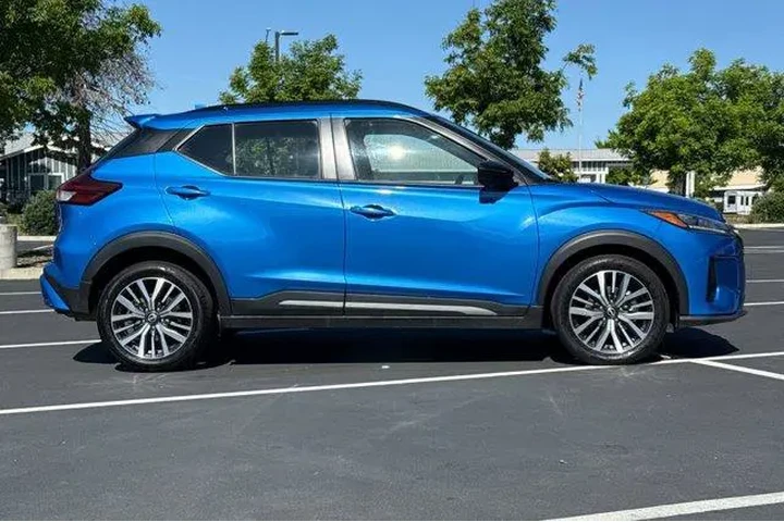 $17822 : Nissan Kicks 2024 SR 4dr Cro image 10