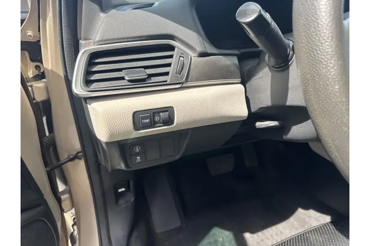 $16900 : Honda Accord 2018 LX 4dr Sed image 7