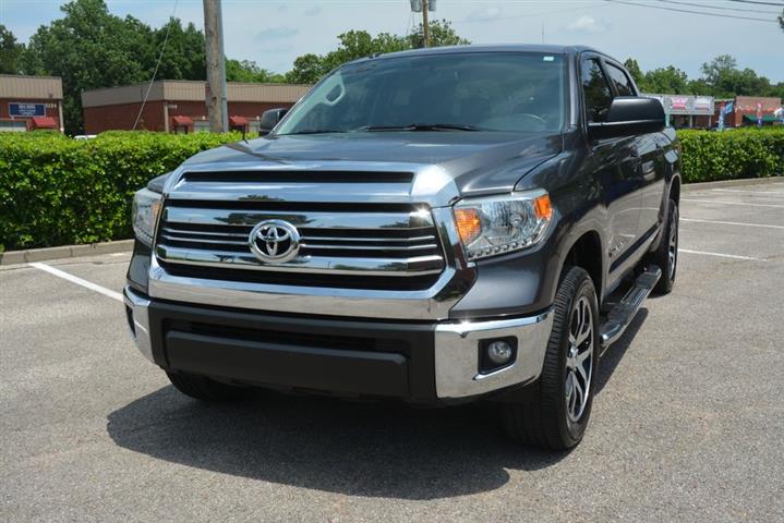 2017 Tundra SR5 image 2