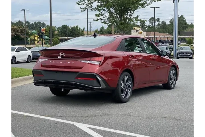 $27383 : Hyundai ELANTRA 2025 SEL Con image 7