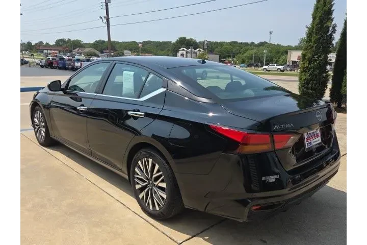 $19900 : Nissan Altima 2024 2.5 SV 4d image 9