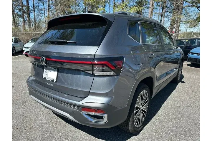 $23648 : Volkswagen Taos 2025 SE 4dr image 5