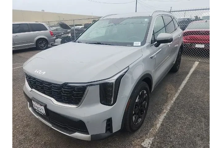 $32491 : Kia Sorento 2025 S 4dr SUV image 3