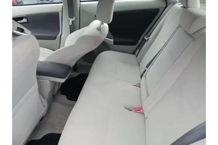 $9000 : 2010 Prius V image 3