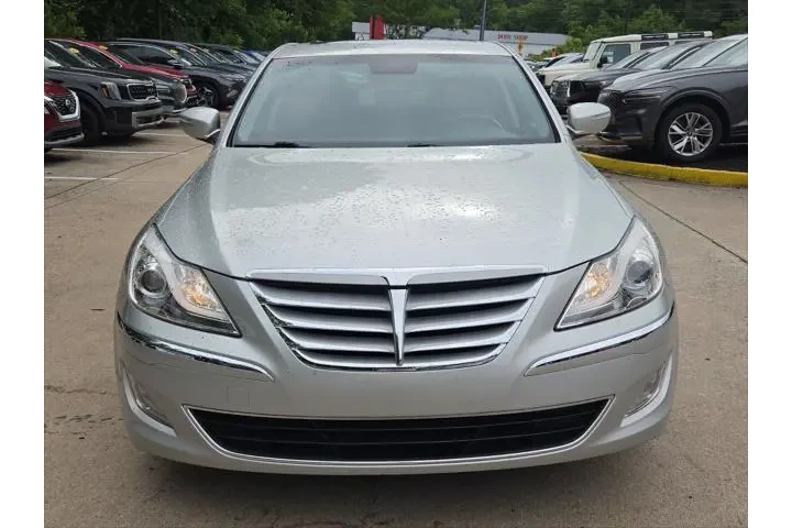 $12500 : Hyundai Genesis 2013 3.8L 4d image 4