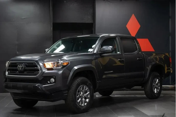$32755 : Toyota Tacoma 2019 4x2 TRD O image 1