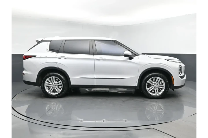 $17495 : Mitsubishi Outlander 2022 AW image 3