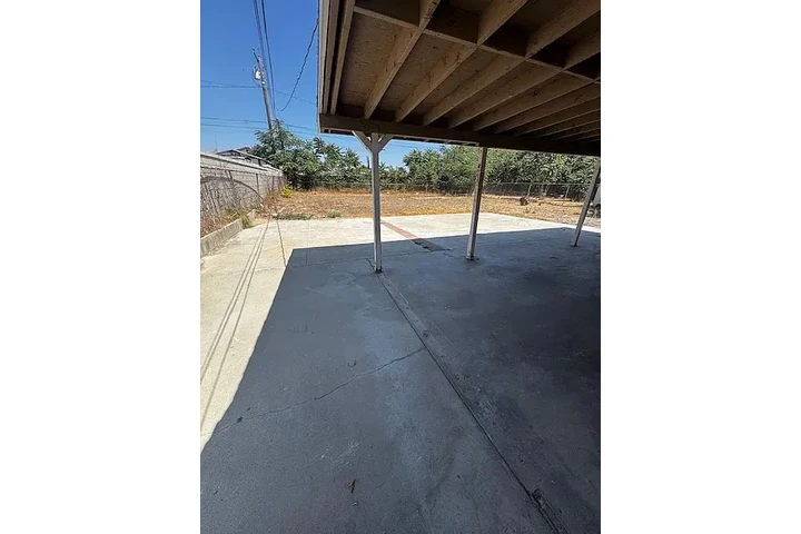 $900 : Beautiful Home...Fontana, CA image 9