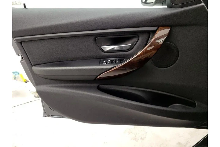 $14998 : BMW 3 Series 2016 AWD 320i x image 4