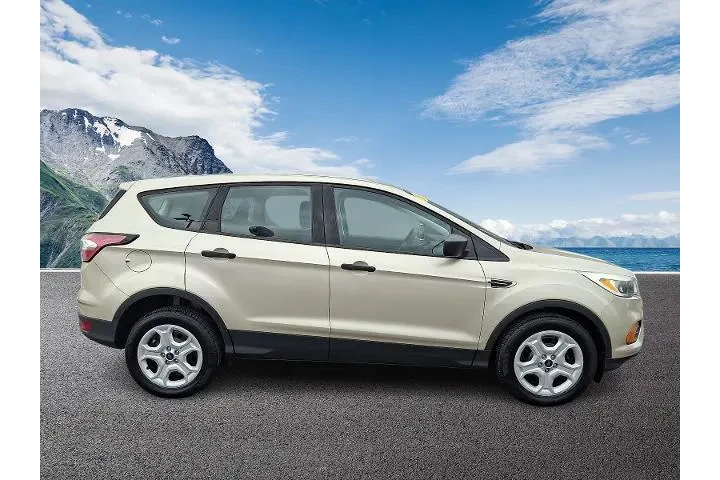 $11977 : Ford Escape 2017 S 4dr SUV image 7