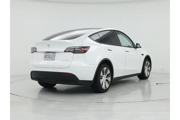 $29998 : Tesla Model Y 2022 AWD Long image 8
