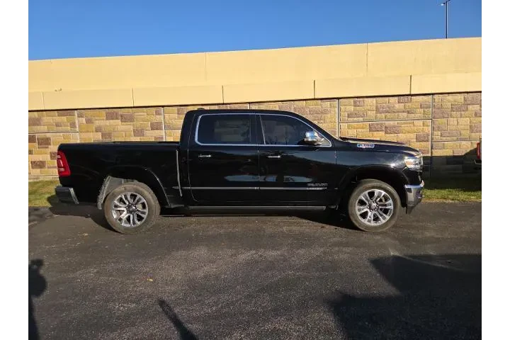 $37500 : Ram 1500 2022 4x4 Limited 4d image 2