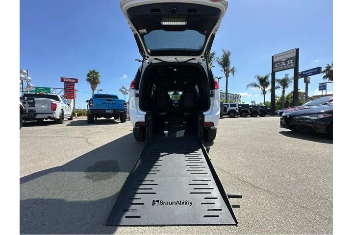 $49997 : 2024 Pacifica Touring BraunAb image 4