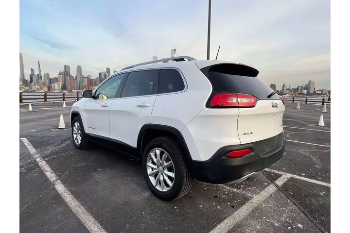 $11495 : 2017 JEEP CHEROKEE LIMITED SP image 8
