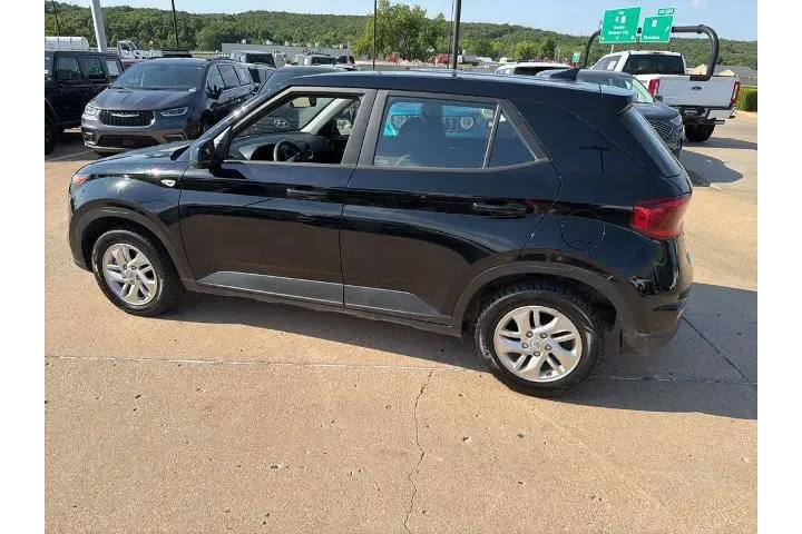 $17494 : Hyundai VENUE 2022 SE 4dr Cr image 4